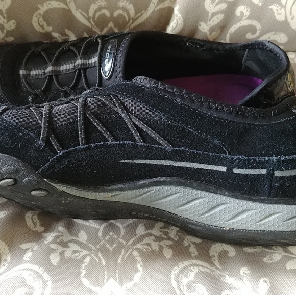 Skechers walking/jogging shoe - Picture 2 of 7